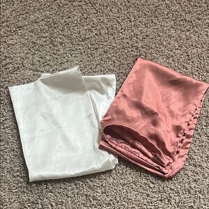 Kitsch Silk Pillowcase Set in White and Pink